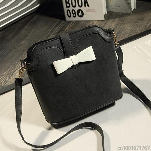 <bold>Messenger Bag  / Satchel  <br>Vegan-Leather Handbag Black - strapsandbrass.com